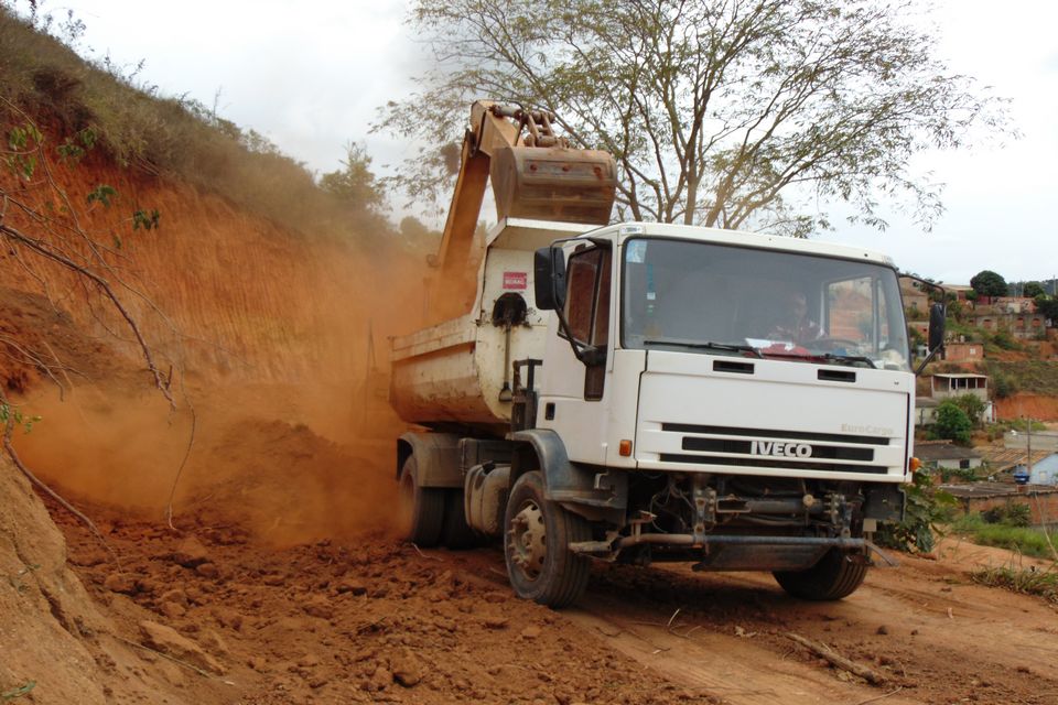 Infraestrutura: obras de drenagem, pavimentação e construção de rede de esgoto prosseguem.