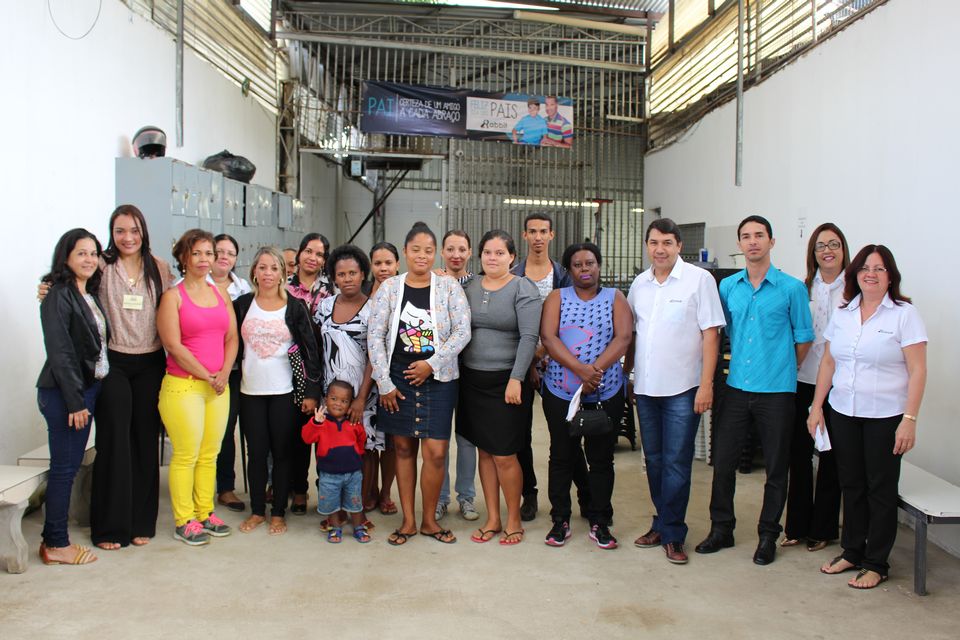 SECRETARIA MUNICIPAL DE ASSISTÊNCIA SOCIAL, LEVAM ALUNOS DO PROJETO PROCATEF E PROGRAMA ACESSUAS PARA UMA VISITA TÉCNICA À FÁBRICA DA RABBIT.