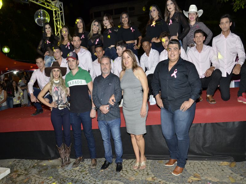 Cultura – Desfile de Moda agitou Mantena na noite de ontem quarta-feira (04).