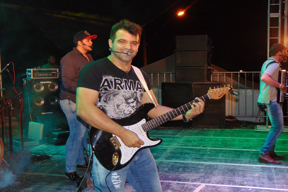 Primeiro Rodeio Show Industrial Rural de Mantena – Lote de fotos – Sexta-feira.