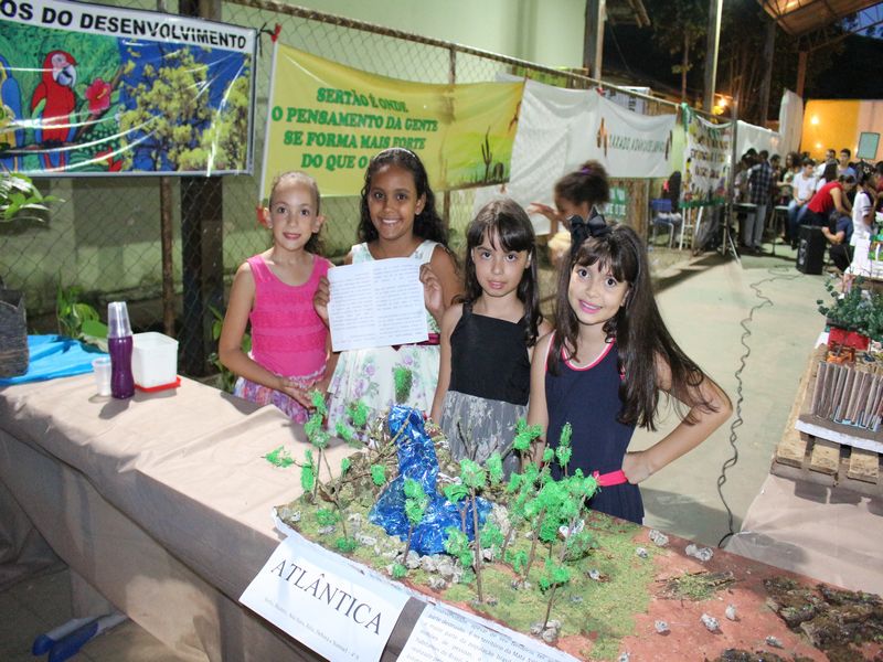 Escola M. Petrina Pinto Pereira realiza 1° Feira Científica e Cultural com foco na Biodiversidade. 