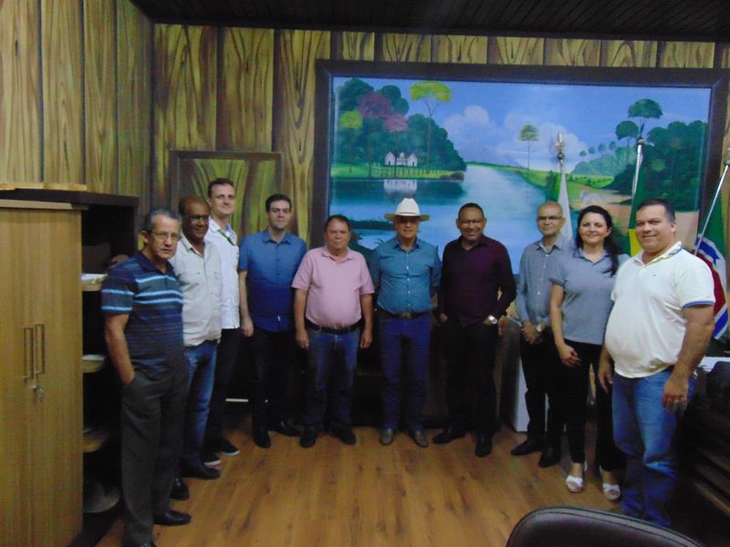 Prefeito Municipal reúne com líderes religiosos para definir programação de fim de ano.