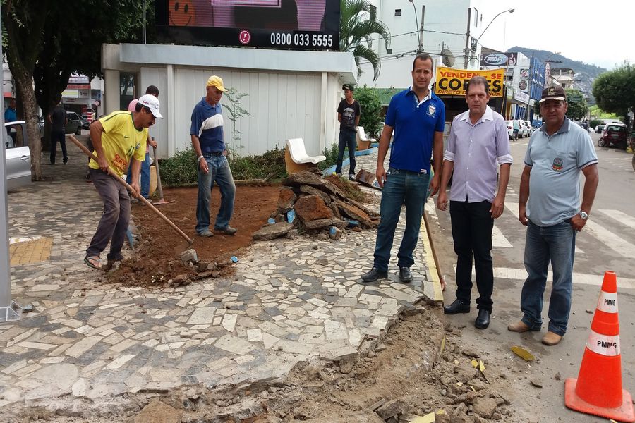 Trânsito – Atendendo a solicitação da 18°Cia PM Ind, a Prefeitura de Mantena inicia construção de estacionamento de viaturas em ponto estratégico da cidade