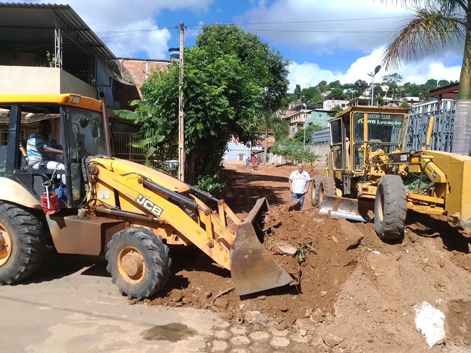 Obras – Prefeitura inicia calçamento da rua S no Bairro Nicoline