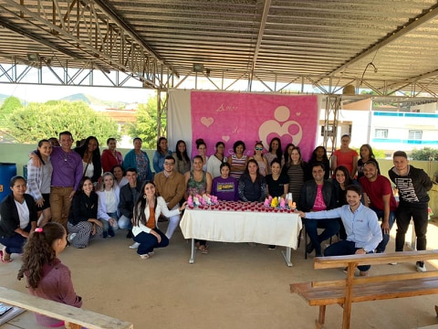 Saúde Mantena! Secretaria de Saúde continua cuidando de nossa gente e dezenas de mães recebem atenção total através do Projeto AMOR DE MÃE. Confira!