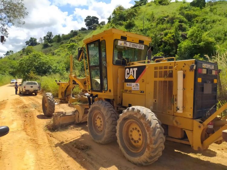 Prefeitura segue na recuperação de estradas vicinais do município