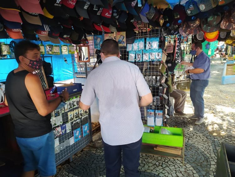 Prefeitura, CDL e empresários promovem ação de conscientização sobre a Covid-19 no comércio