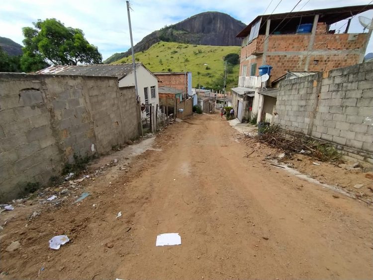 Prefeitura realiza mutirão de limpeza e melhorias em ruas do Bairro Prefeito Joel Garcia