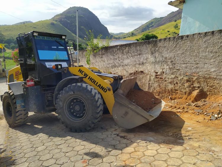 Prefeitura realiza mutirão de limpeza e melhorias em ruas do Bairro Prefeito Joel Garcia