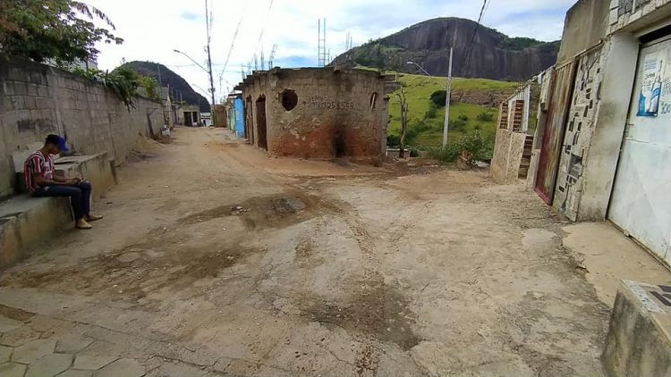 Prefeitura realiza mutirão de limpeza e melhorias em ruas do Bairro Prefeito Joel Garcia