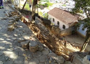 Prefeitura inicia obra de contenção na Rua C, no bairro Prefeito Joel Garcia