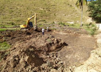 Iniciada construção de bueiro armco no Córrego da Lajinha