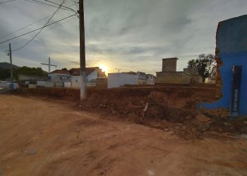 Prefeitura inicia reconstrução de muro no cemitério do centro