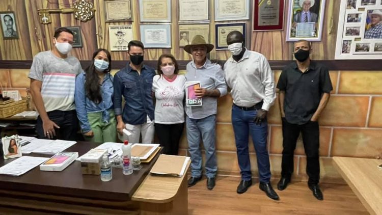 Prefeitura faz entrega tablets para Agentes Comunitários de Saúde