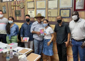 Prefeitura faz entrega tablets para Agentes Comunitários de Saúde