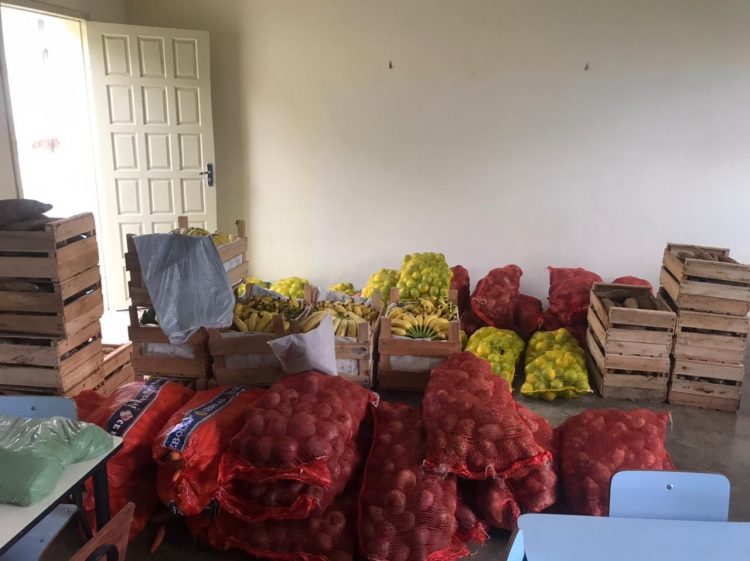 Secretaria de Educação inicia entrega de 2.890 kits alimentação