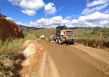 Prefeitura realiza patrolamento e cascalhamento da Serra do Corta Goela
