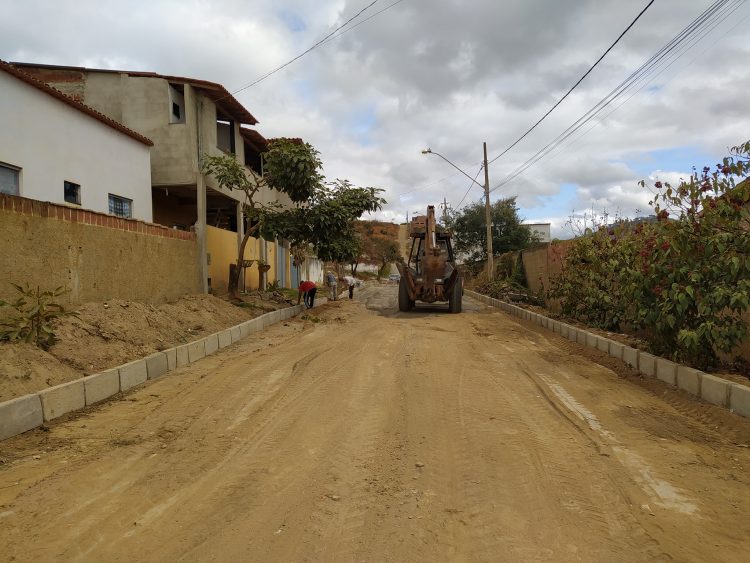 Calçamento no bairro Philadélfia segue avançando