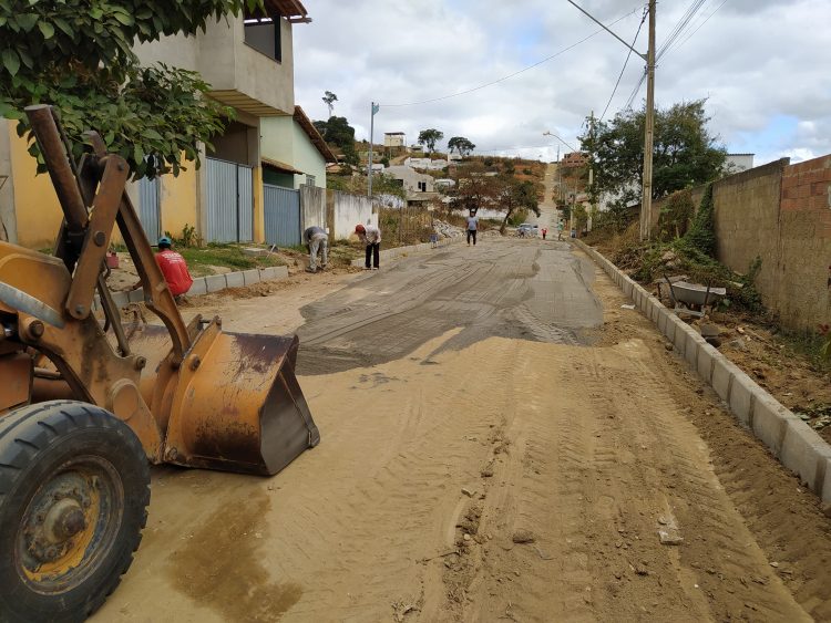 Calçamento no bairro Philadélfia segue avançando