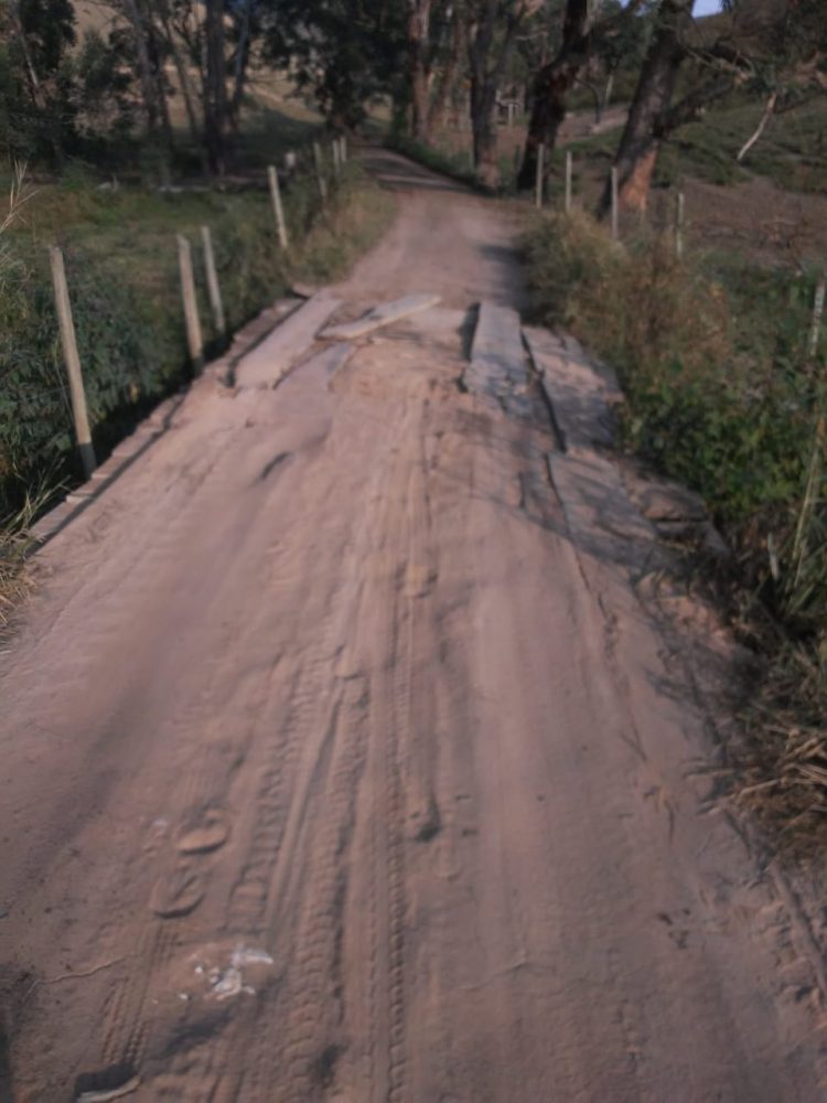 Prefeitura reconstrói pontes no Córrego do Turvinho