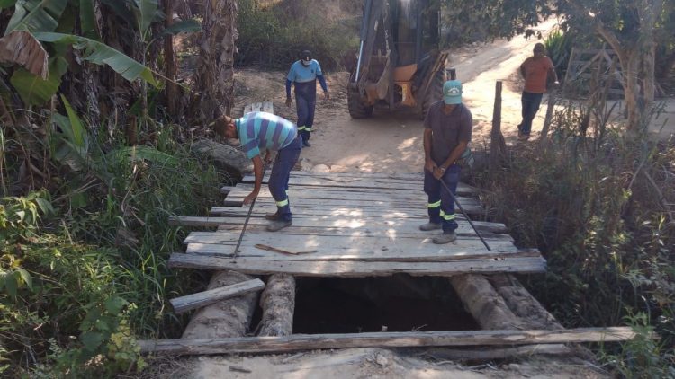 Prefeitura reconstrói pontes no Córrego do Turvinho