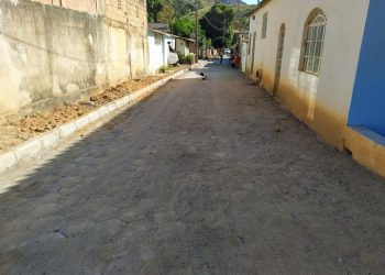 Calçamento chega à rua José Barbosa de Souza no Bairro Vila Florindo