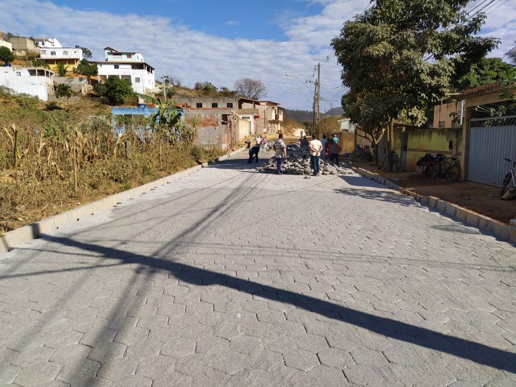 Obras na Avenida Hildebrando Florindo de Freitas chegam à fase final