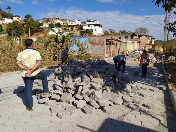 Obras na Avenida Hildebrando Florindo de Freitas chegam à fase final