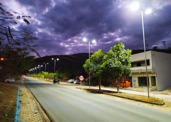Prefeitura entrega iluminação em LED aos moradores do bairro Esplanada