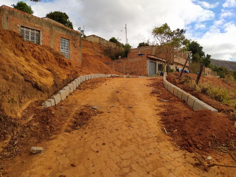 +OBRAS! Prefeitura leva calçamento ao bairro Prefeito Joel Garcia e Boa Esperança