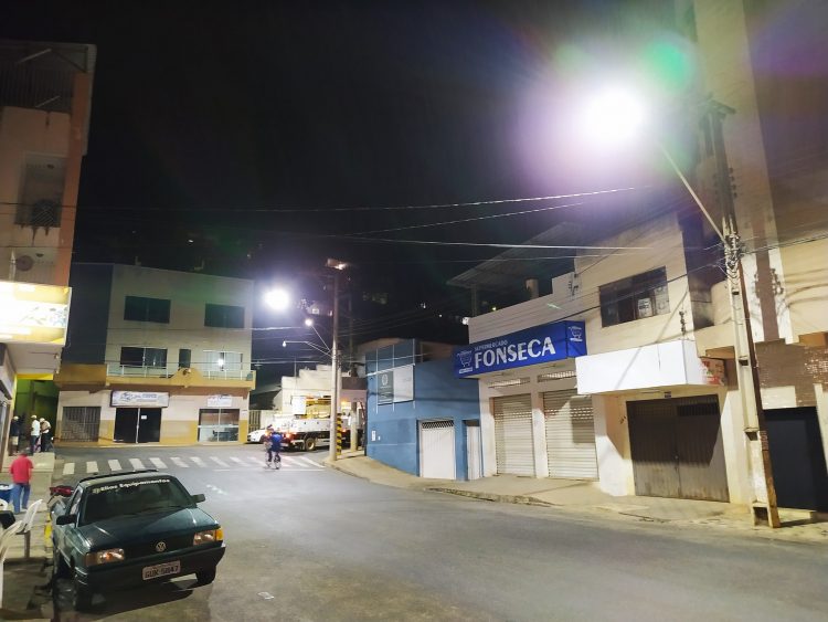 Avenida José Mol ganha nova iluminação em LED