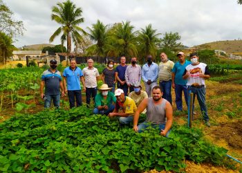 Secretários e vereadores visitam o Hortão Municipal de Barra de São Francisco