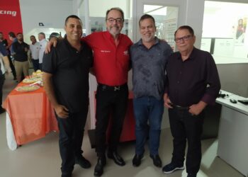 Secretários prestigiam inauguração da Honca Moto Scarton
