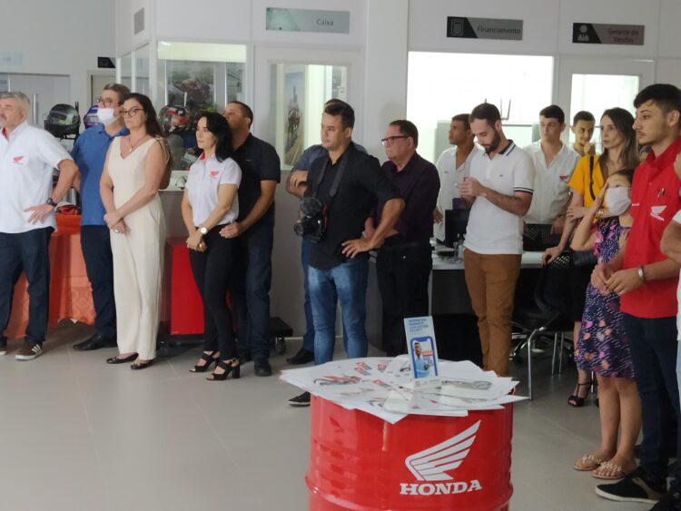Secretários prestigiam inauguração da Honca Moto Scarton