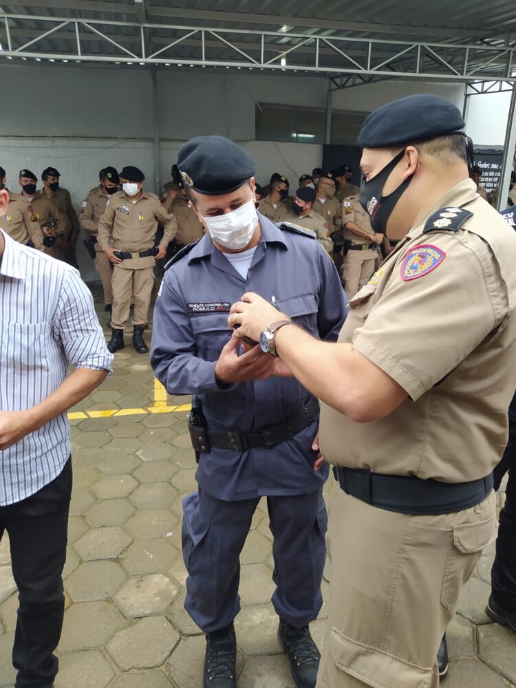Prefeito João Rufino é homenageado pela Polícia Militar