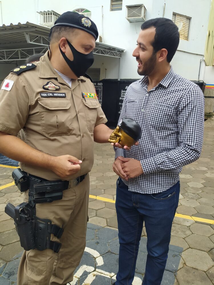 Prefeito João Rufino é homenageado pela Polícia Militar