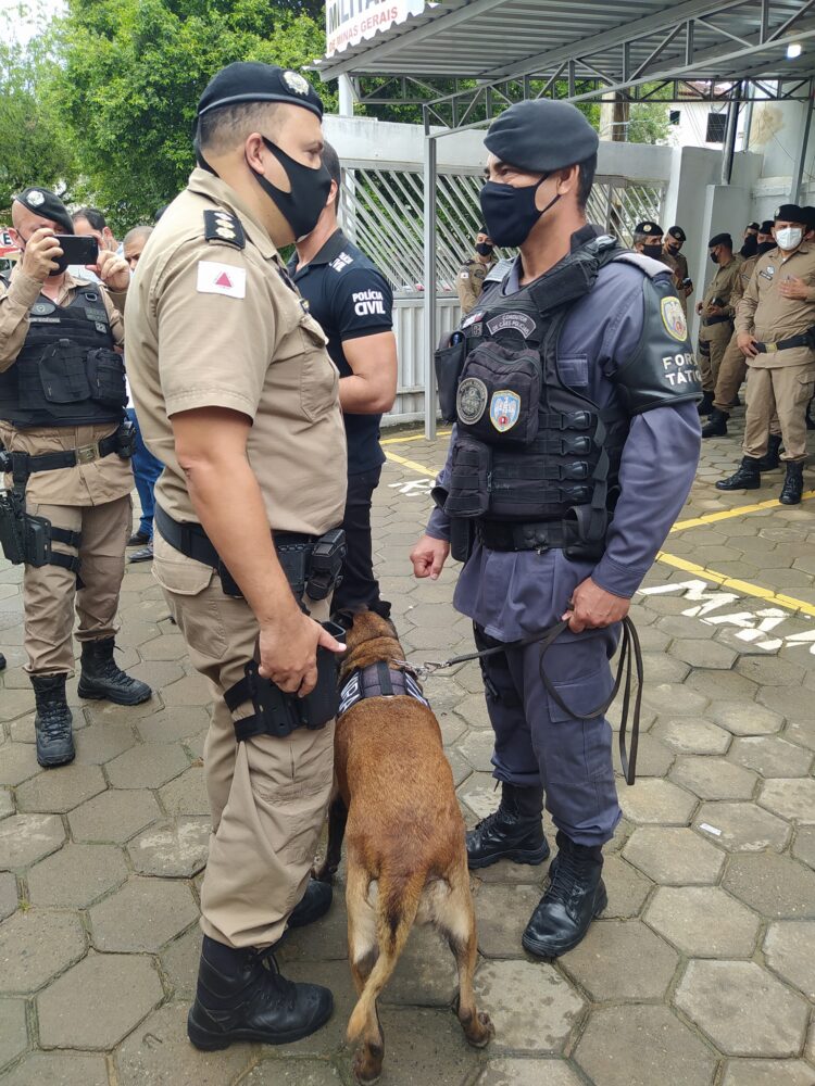 Prefeito João Rufino é homenageado pela Polícia Militar