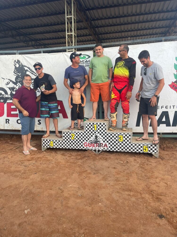 Com o apoio da Prefeitura de Mantena, Velocross reúne grande público
