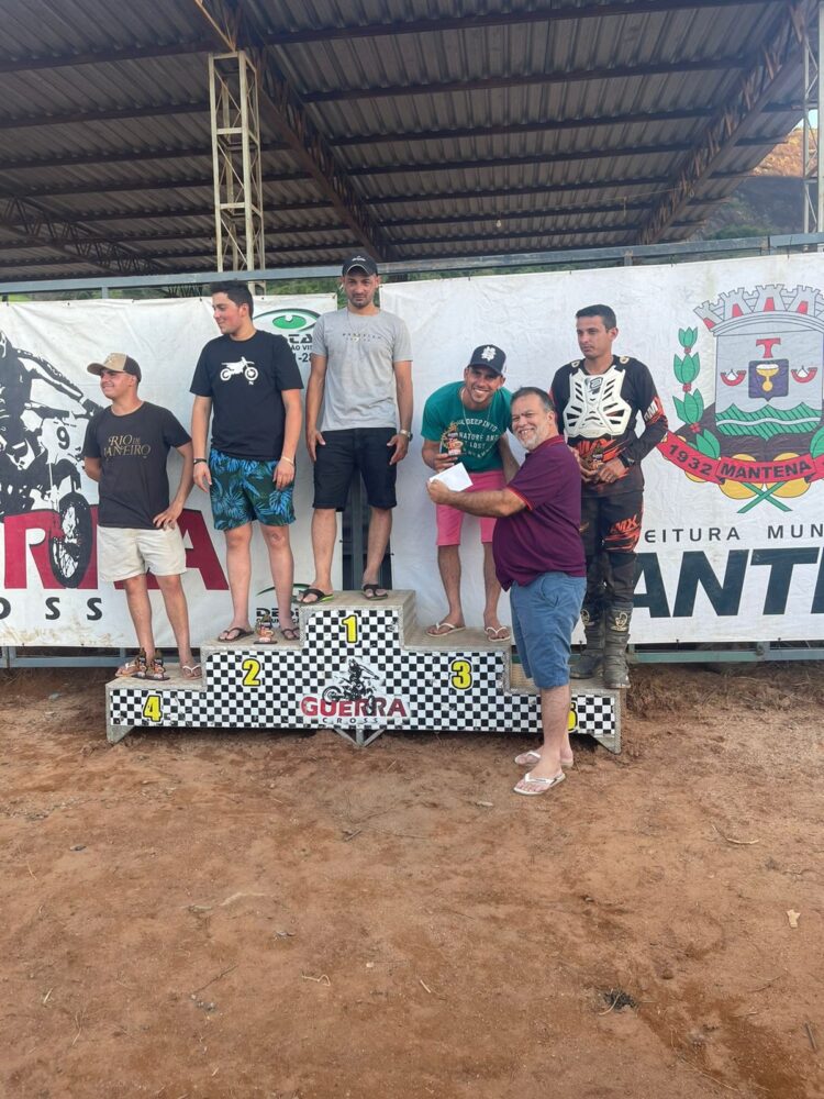 Com o apoio da Prefeitura de Mantena, Velocross reúne grande público