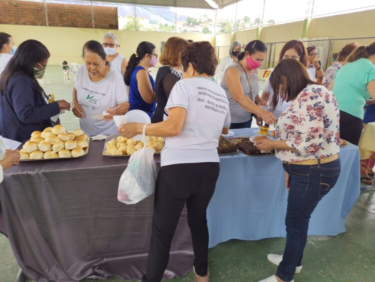 Secretaria de Assistência Social realiza confraternização com os grupos de idosos do Programa Vida Ativa