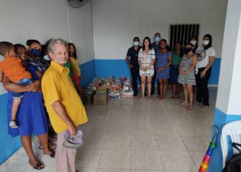 Projeto Assistencial Ágape doa cestas básicas para famílias atendidas pelo CRAS