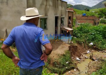 Prefeito João Rufino visita locais afetados pelas chuvas para avaliar danos e planejar reparos