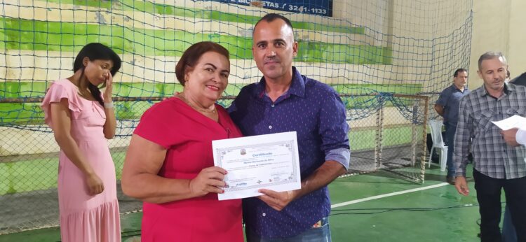 Famílias assistidas pela Assistência Social participam de confraternização