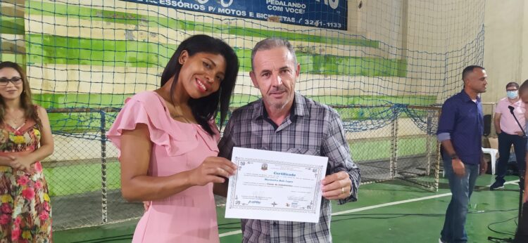 Famílias assistidas pela Assistência Social participam de confraternização