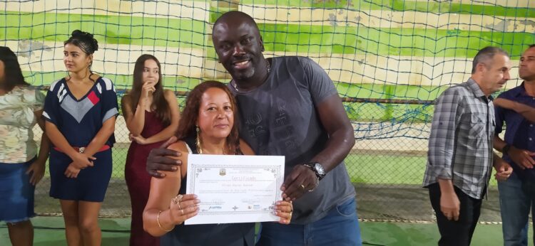 Famílias assistidas pela Assistência Social participam de confraternização