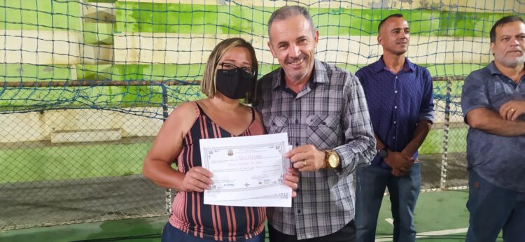 Famílias assistidas pela Assistência Social participam de confraternização