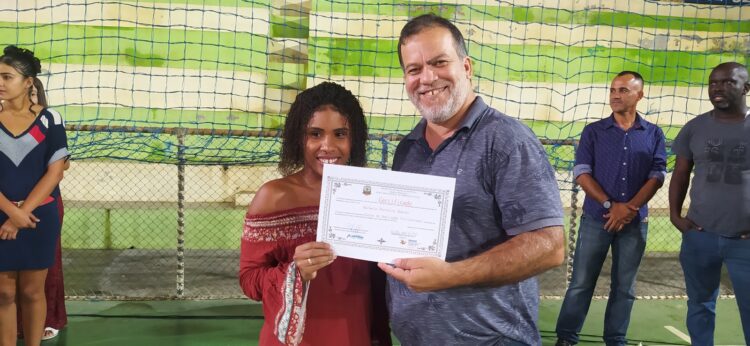 Famílias assistidas pela Assistência Social participam de confraternização