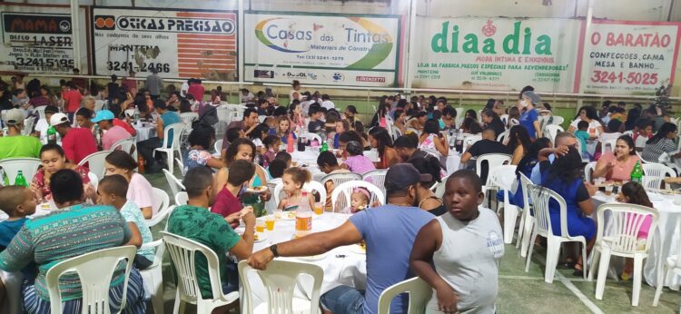 Famílias assistidas pela Assistência Social participam de confraternização