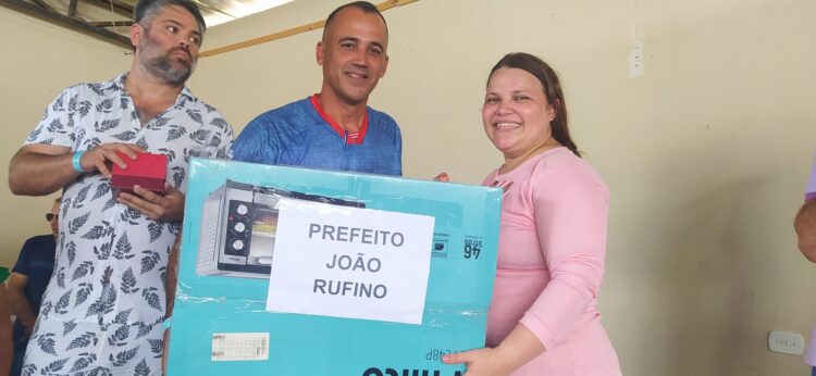 Dia do Servidor é comemorado com grande festa em Mantena