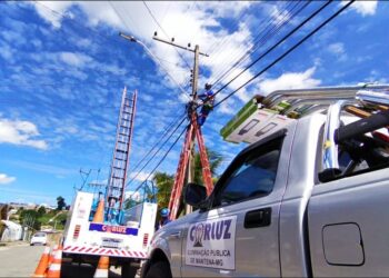 Prefeitura de Mantena instala luminárias de LED para ampliar iluminação e gerar economia de energia